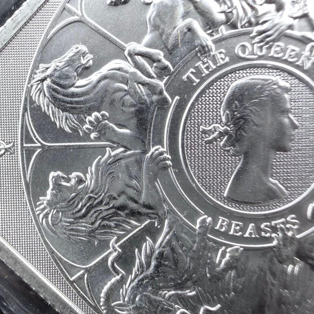 銀貨 英国 ロイヤルミント クイーンズビーストコンプリーター 純銀 四角 1oz
