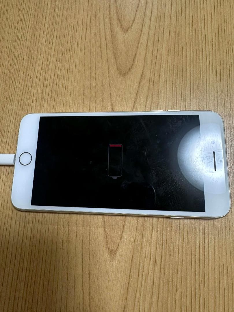 iPhone 8 Plus ホワイト 本体