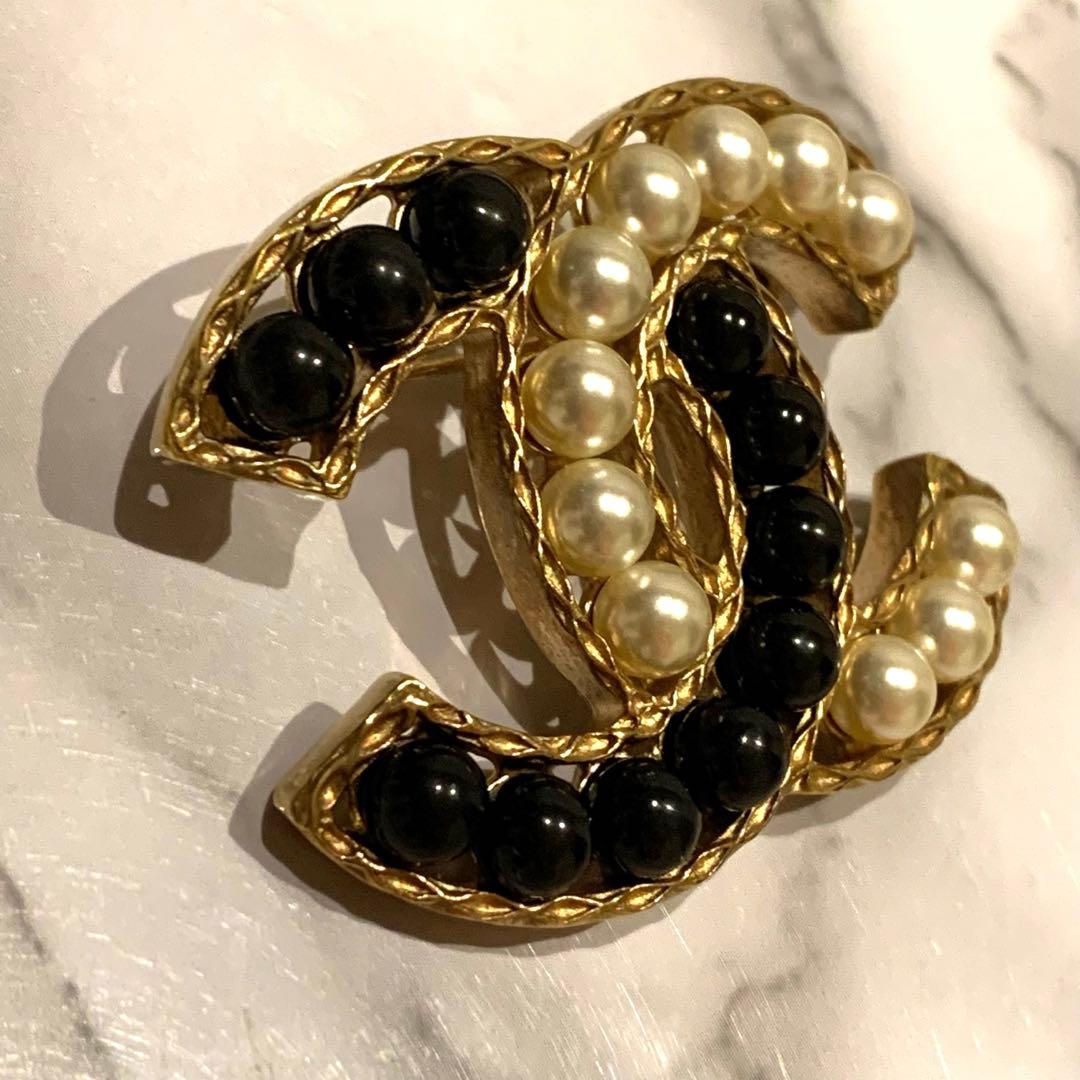 CHANEL シャネル　ブラック　ホワイトパール　バイカラー　ブローチ