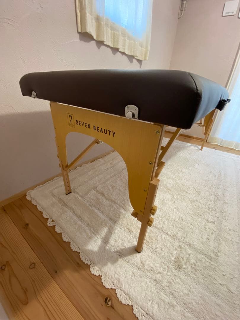 軽量 折りたたみ マッサージベッド 木製・有孔 チョコレート