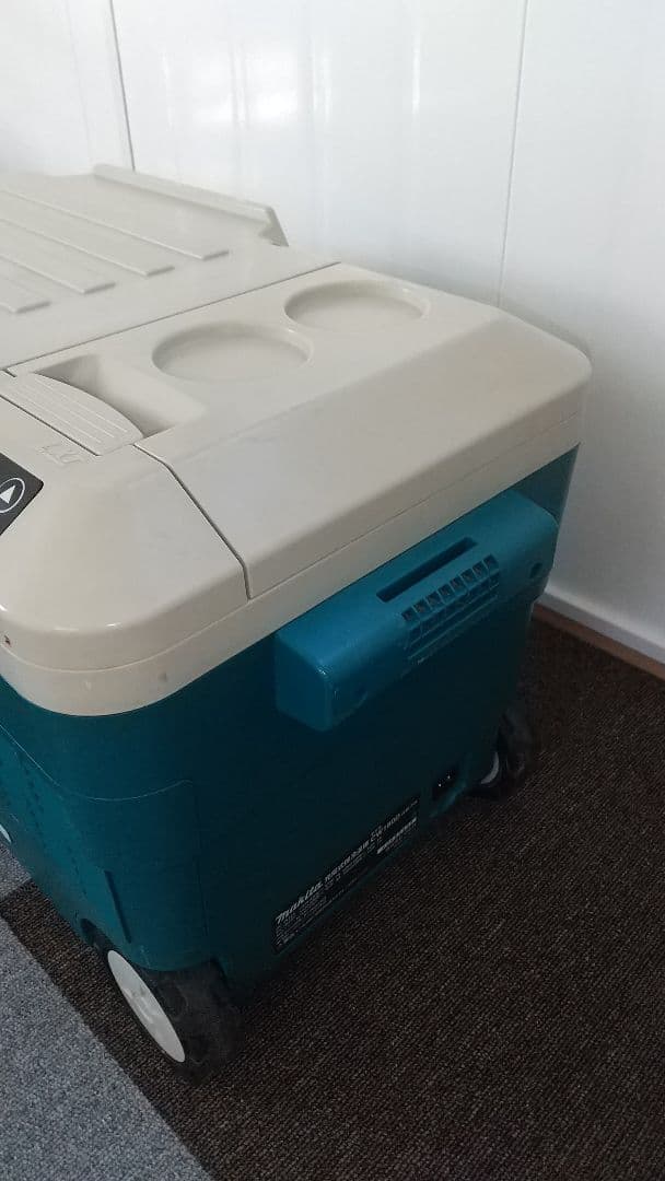 マキタ充電式保冷温庫CW180D 20L