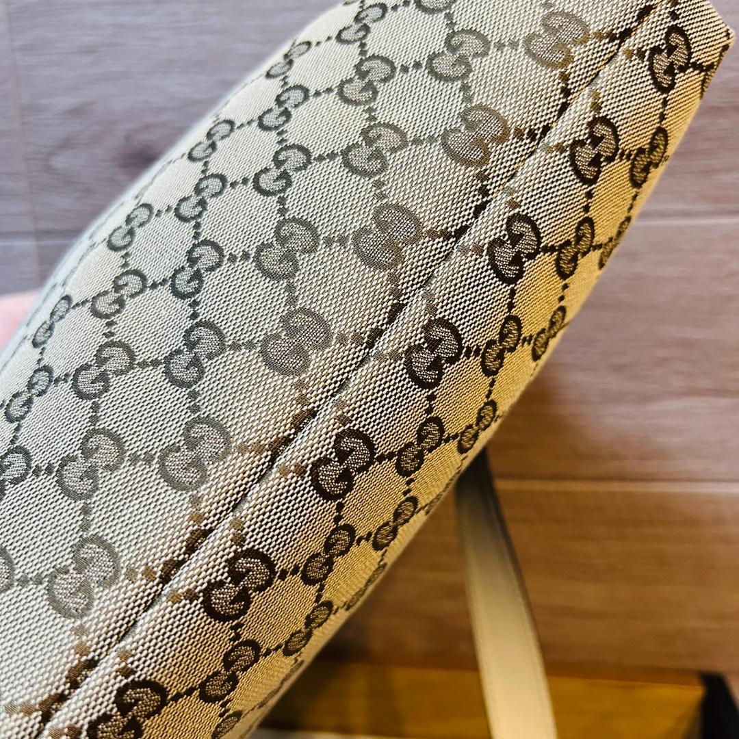 GUCCI　グッチ GGキャンバス　ショルダーバッグ