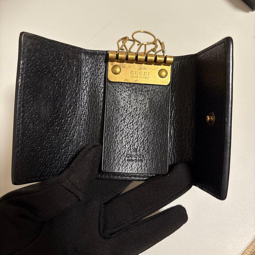 GUCCI グッチ キーケース 蜂モチーフ ブラック レザー