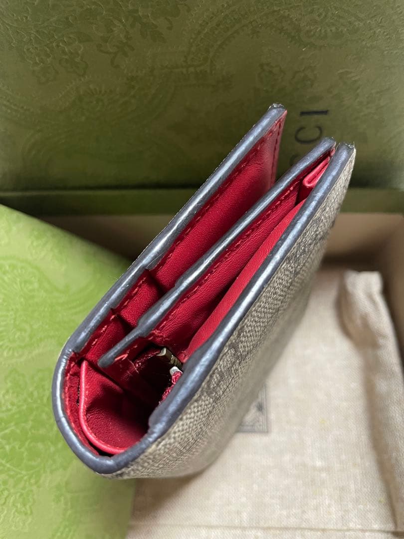 s*様 ❤️GUCCI ❤️二つ折り財布 チェリー装飾