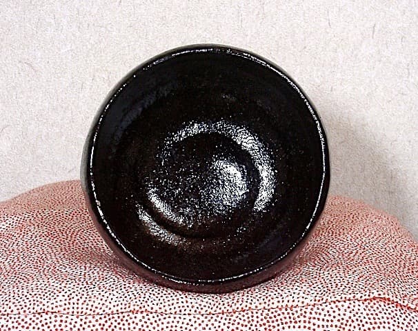 楽焼　大徳寺 大亀老師 銘：古里　陶工 佐々木輝夫 作　茶碗　共箱　無傷　保証。