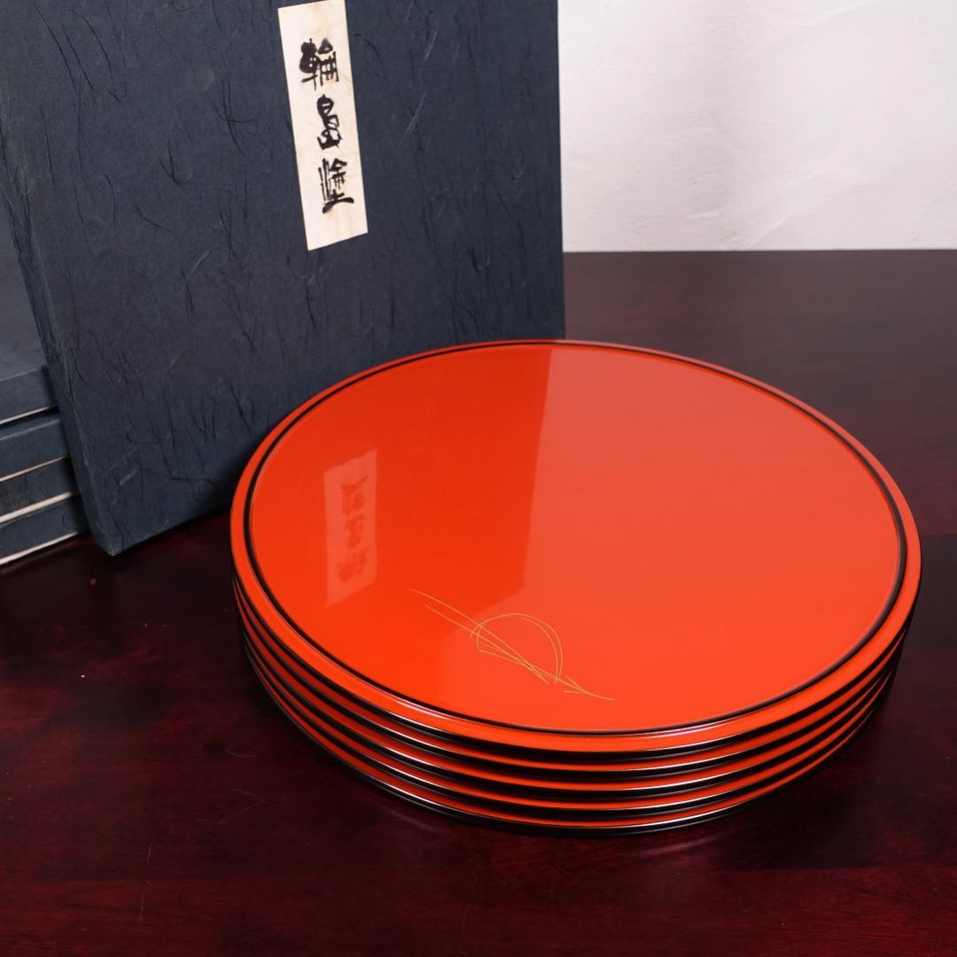 輪島塗 八井珠蔵 朱塗 裏黒塗 沈金結び松 丸盆 5客 共箱