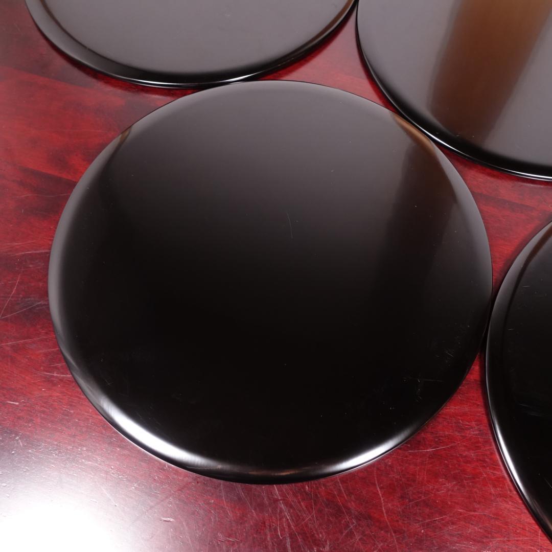 輪島塗 八井珠蔵 朱塗 裏黒塗 沈金結び松 丸盆 5客 共箱