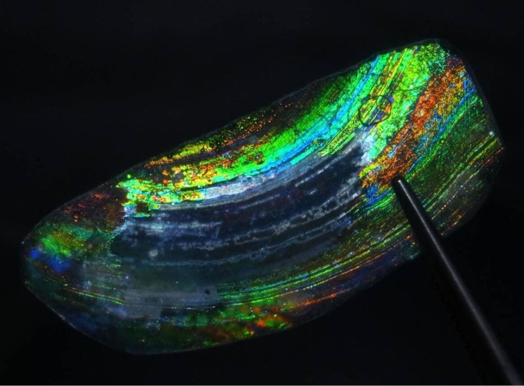 25.71ct ・2000年の時を超えた神秘・銀化が綺麗な天然ローマングラス