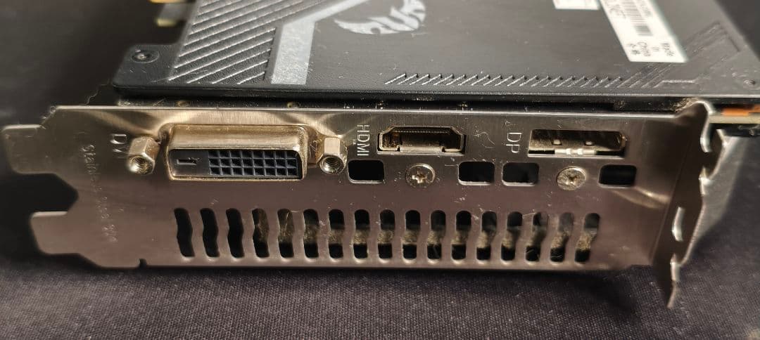 グラフィックボード　ASUS TUF GAMING GTX1650