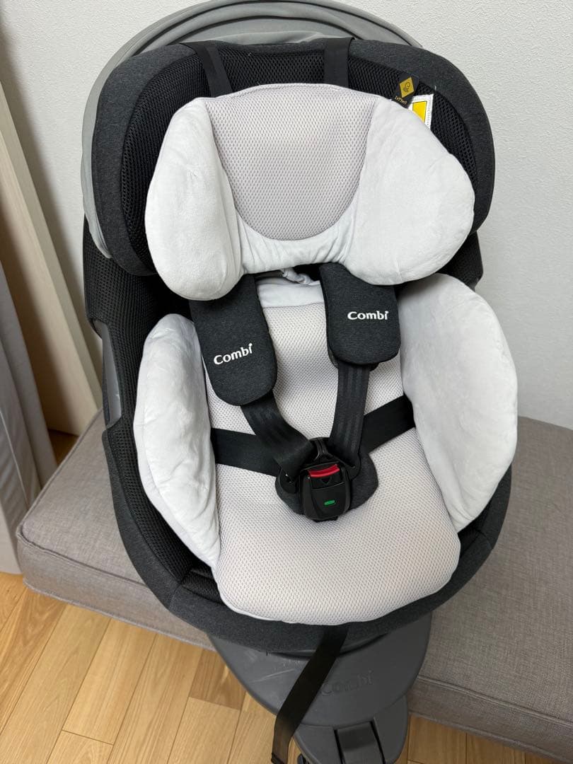 Combi チャイルドシート グレー/ホワイト