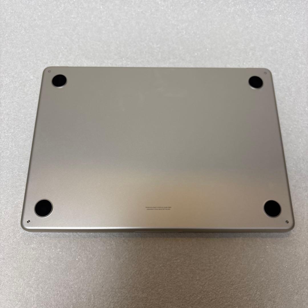 MacBook Air M2 ケース付き