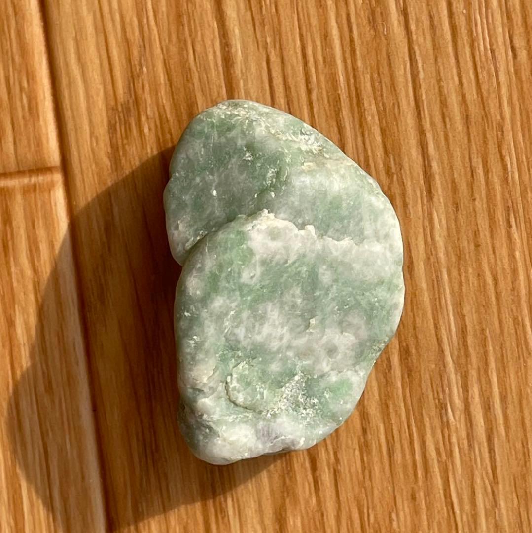 糸魚川 薄緑　翡翠原石 姫川