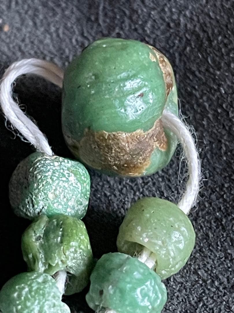 古墳期　硝子玉一連　風化　出土品　とんぼ玉