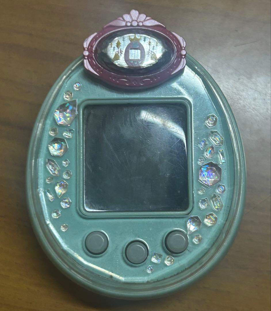 【1/3発送】たまごっちピース本体 新品電池2本,説明書,箱,たまデコピアス付き