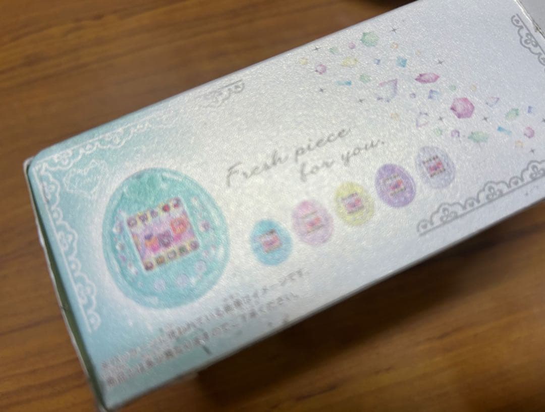 【1/3発送】たまごっちピース本体 新品電池2本,説明書,箱,たまデコピアス付き