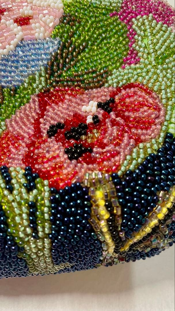 ビーズ細工が素敵な　ヴィンテージ　ビーズ手提げバック