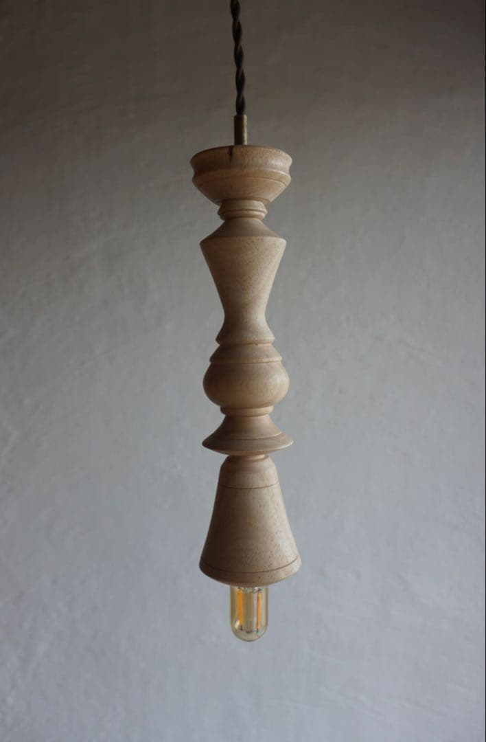 白木のペンダントライト