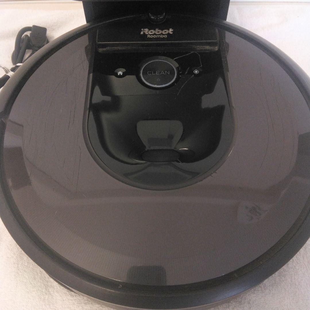 中古傷多数のため低価格！ 動作/充電確認OK Roomba i7