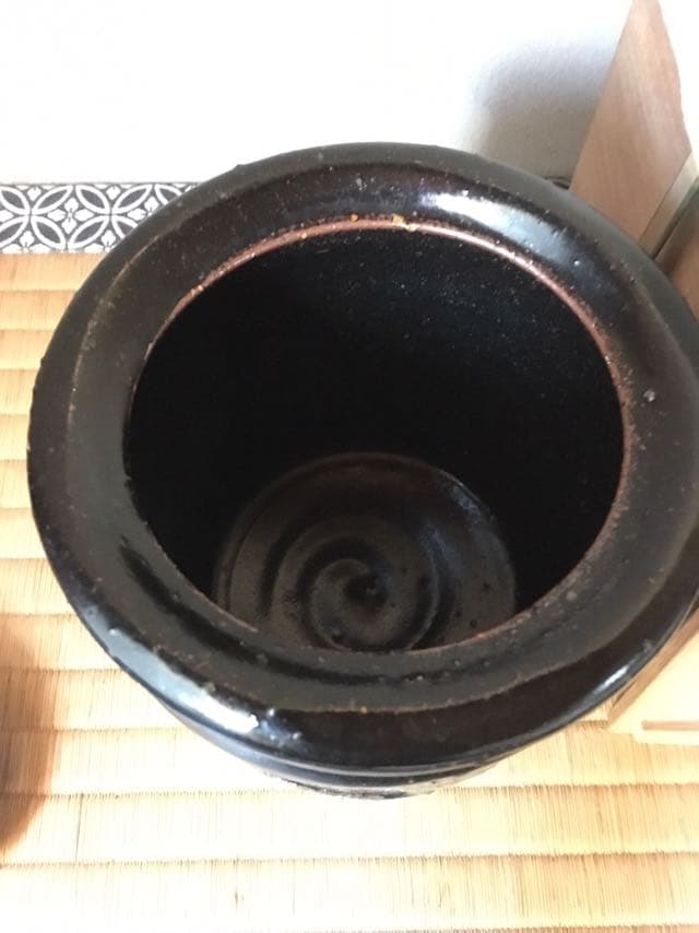 黒織部水指 淡々斎箱書