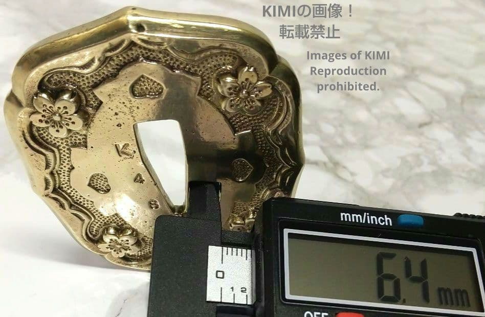 九八式軍刀の鍔 真鍮製 桜 九八式軍刀 Gunto Tsuba 軍装美術 K48