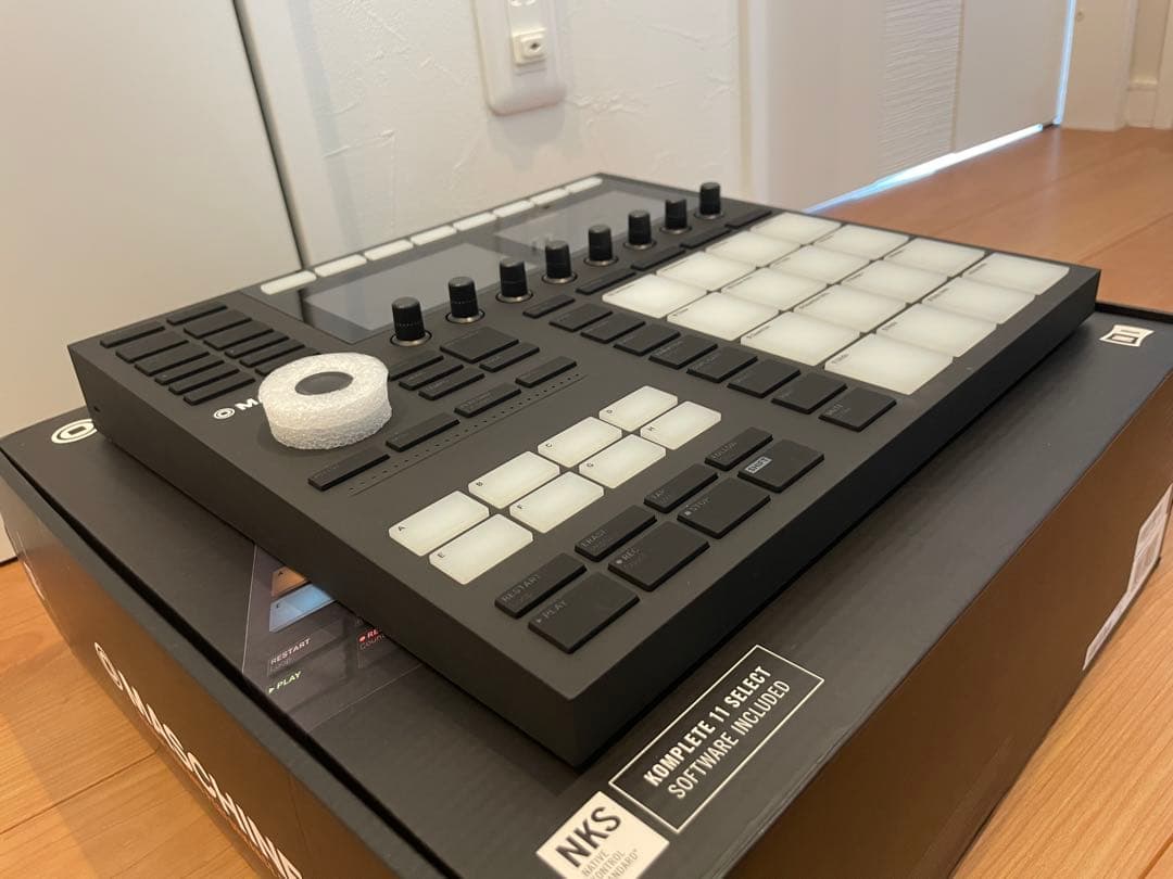 ④ Native Instruments MASCHINE Mk3 ライセンス有