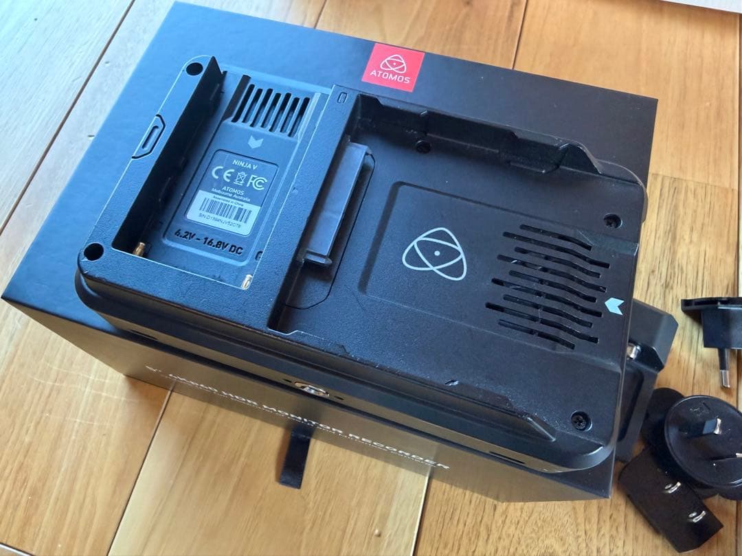 ATOMOS NINJA V タッチスクリーンモニター