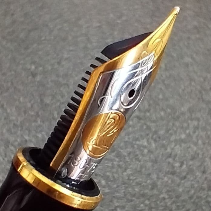Pelikan ペリカン 万年筆 ブラック ＥFニブとボールペンのセット