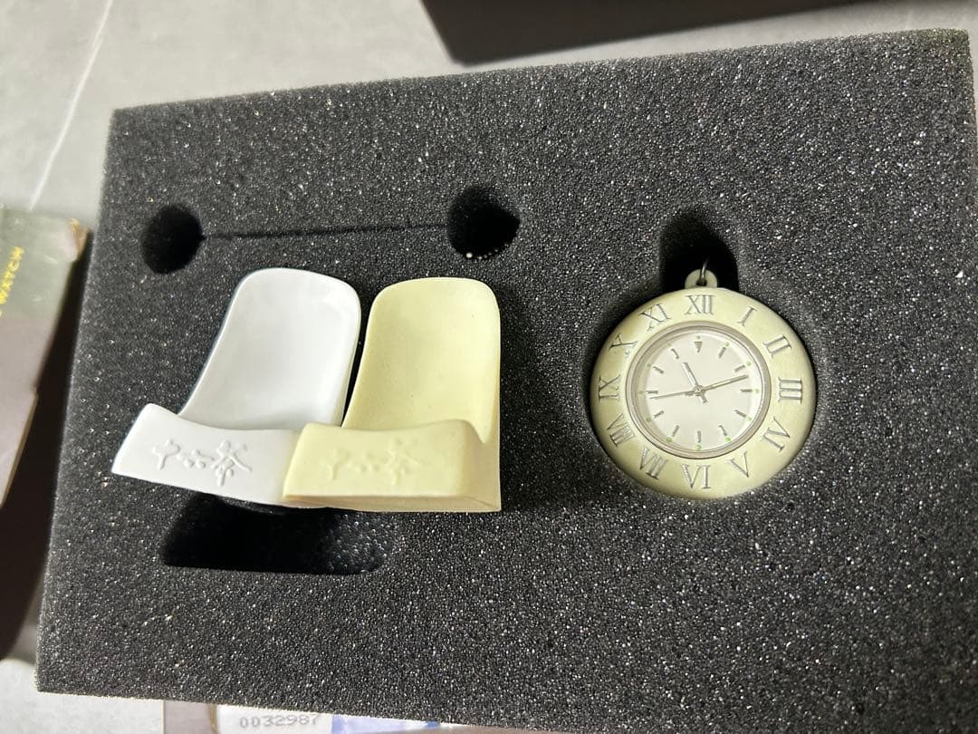 マカロンデザイントラベルウォッチ　蛍光色　DOMOTO