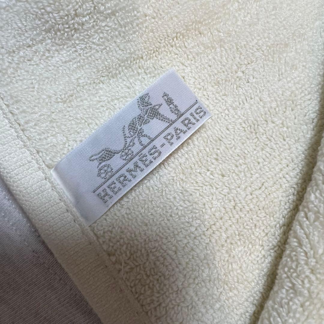 新品未使用✨HERMES エルメス カレ・タオル ステアーズ　タオルハンカチ
