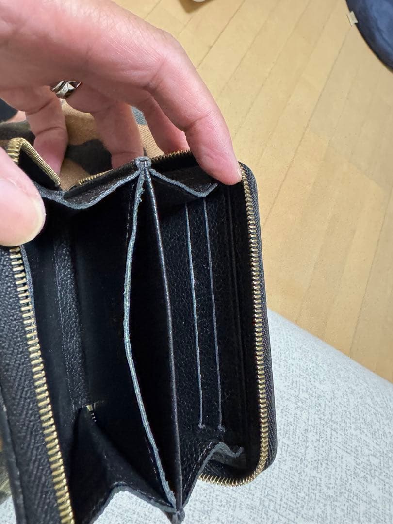 売り切り価格Louis Vuitton ブラックレザー ケース