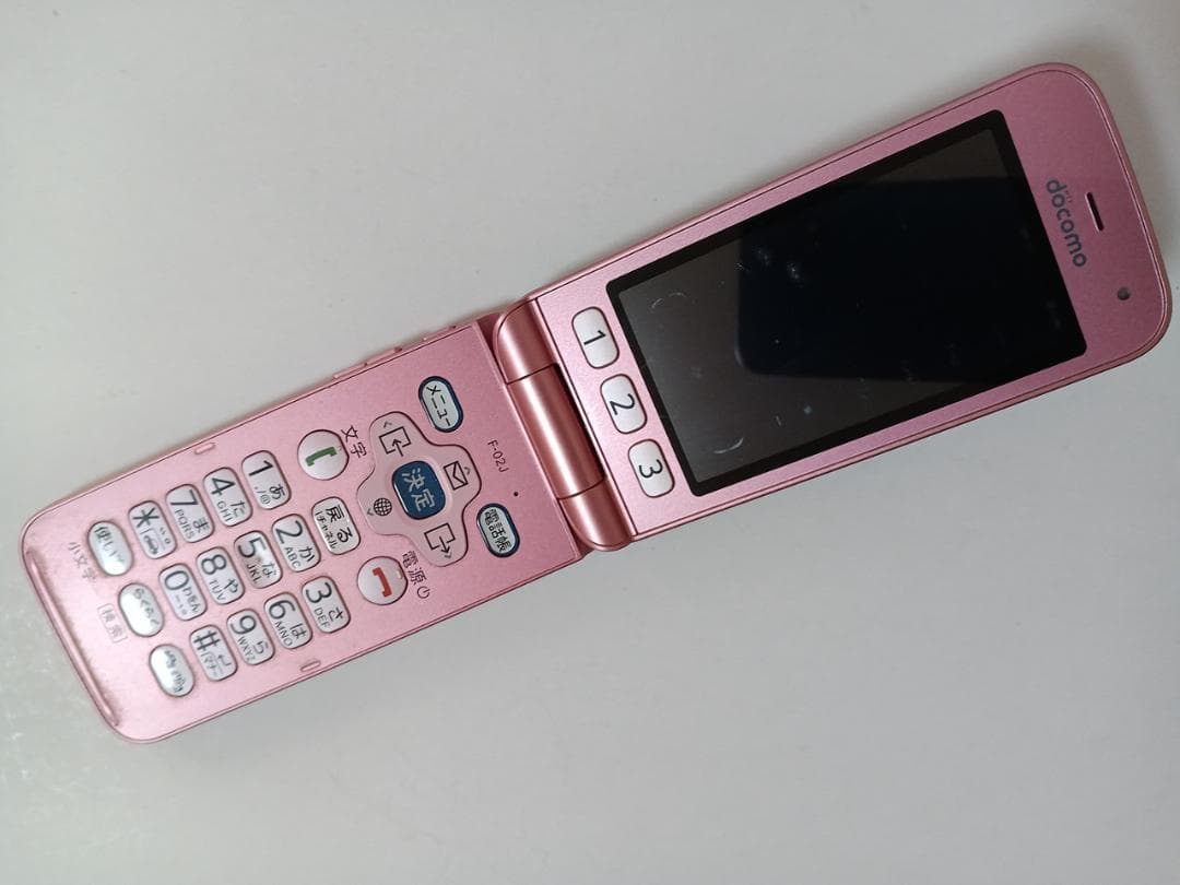 ☆ docomo らくらくホン F-02J ピンク