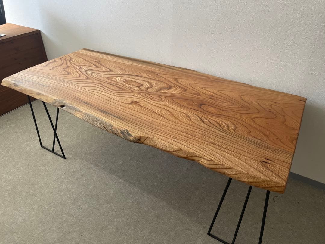 欅無垢一枚板ダイニングテーブル　オイル仕上げ　アイアン脚