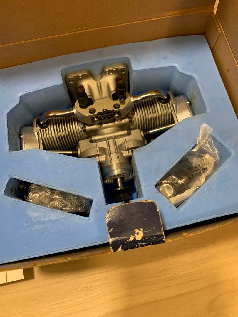 斉藤製作所　FA-90T 4サイクル2気筒水平対向エンジン　模型