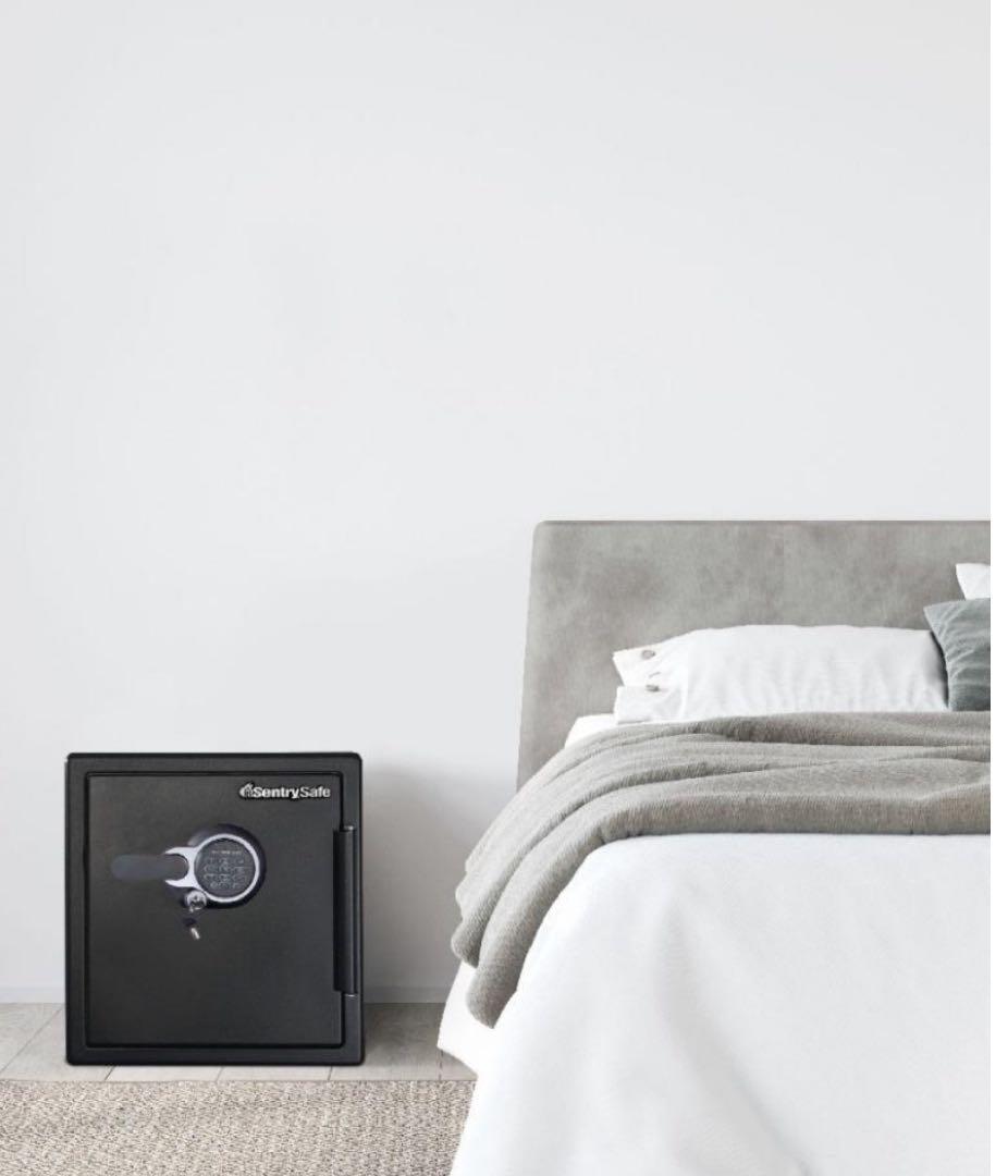 セントリー　耐火・耐水金庫　テンキー式　ＪＦＷ１２３ＧＥＬ