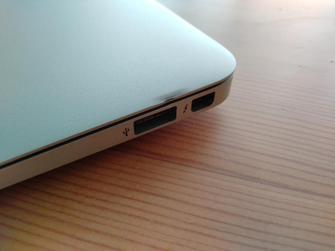 MacBook本体 MacBook Air (11-inch, Mid 2013)