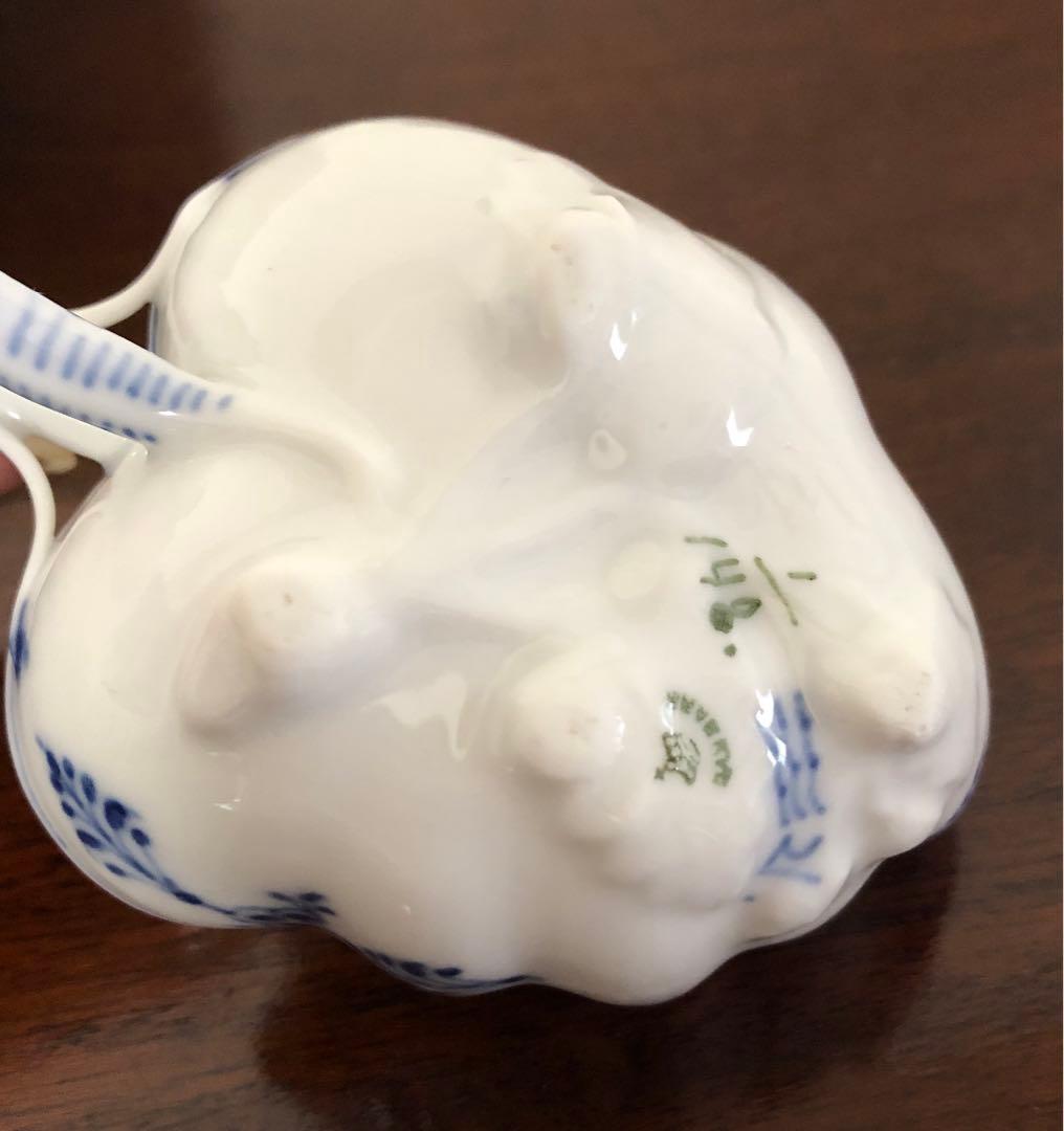   ブルーフルーテッド　リーフディッシュ