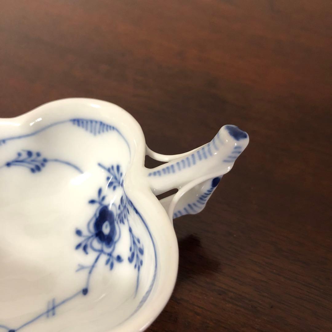   ブルーフルーテッド　リーフディッシュ