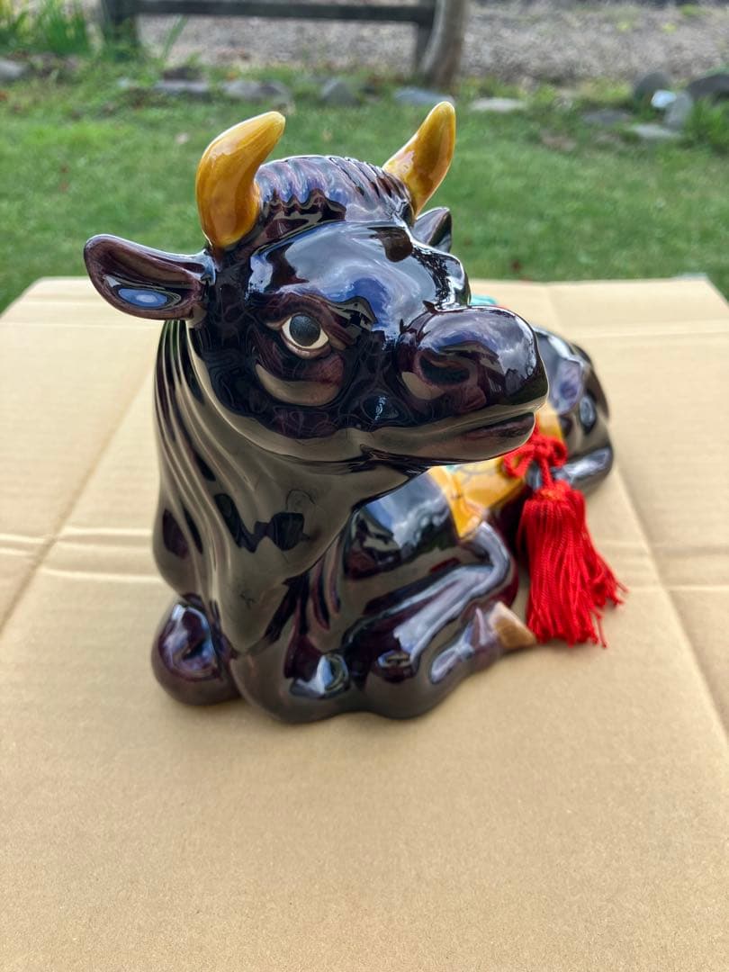 木田弘之作　色釉干支置物「丑」ウシ　縁起物陶器　九谷焼大吉窯　松竹梅