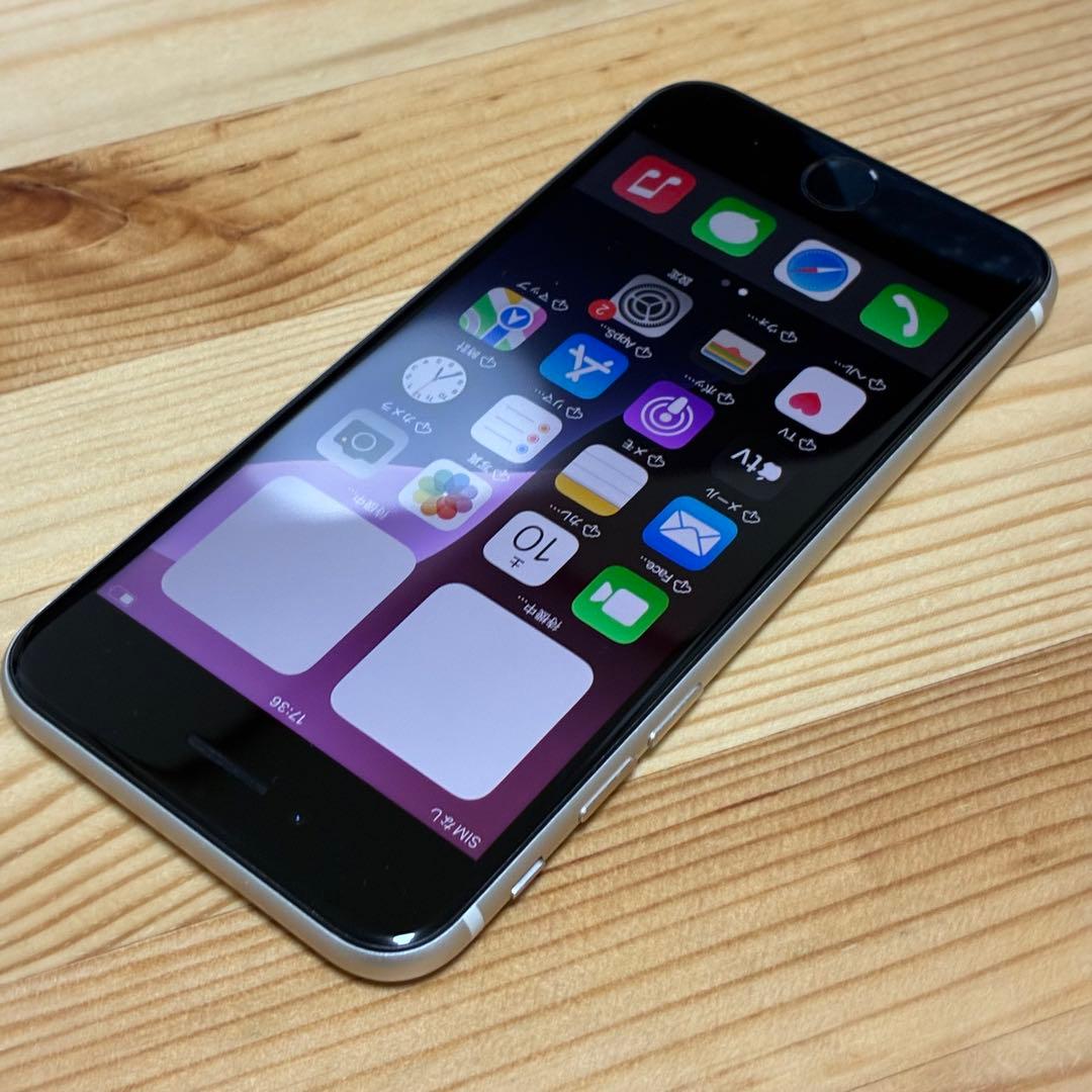 バッテリー新品　iPhoneSE第3世代64GB SIMフリー　美品　おまけ付き