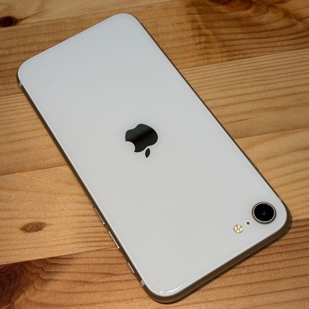 バッテリー新品　iPhoneSE第3世代64GB SIMフリー　美品　おまけ付き