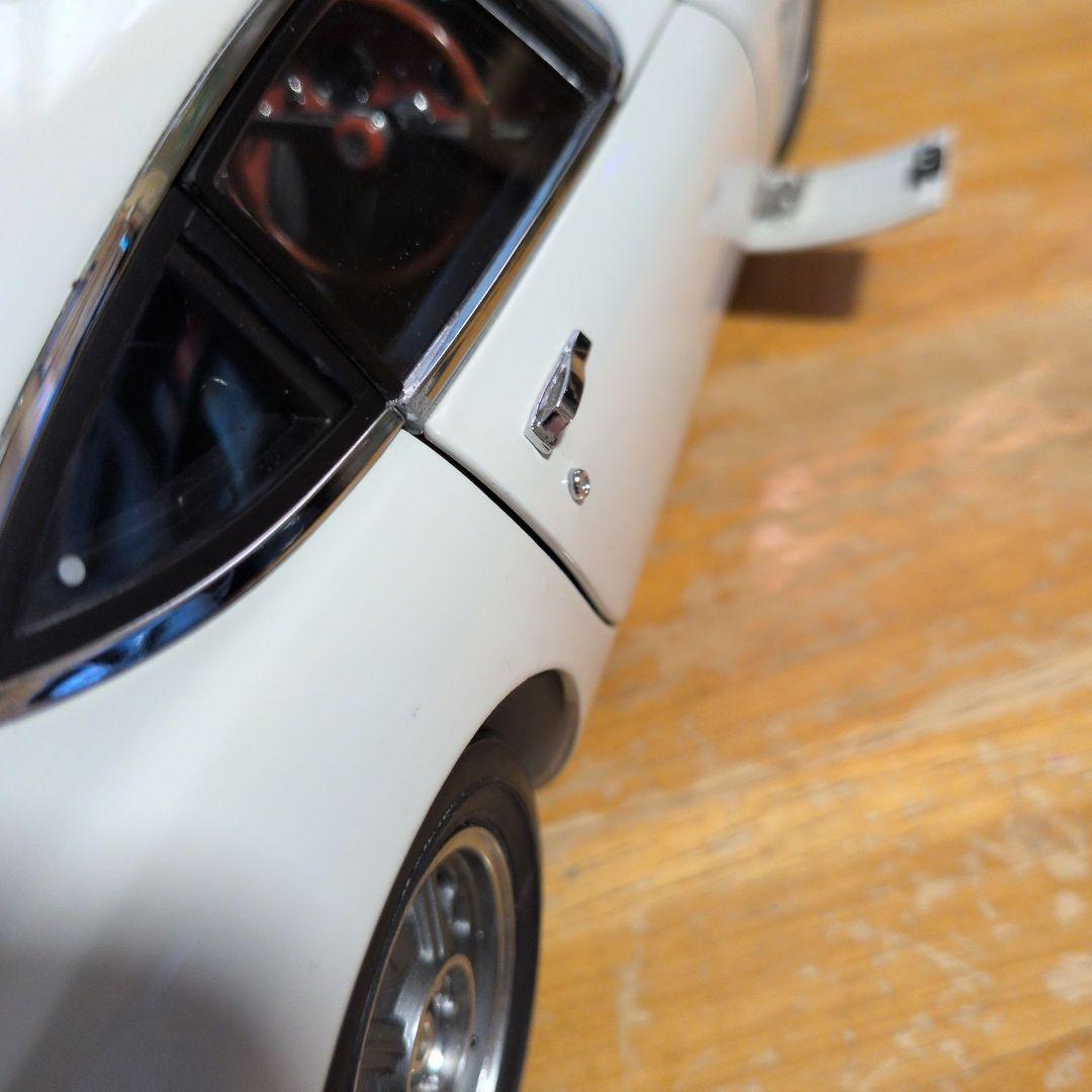 ディアゴディスティニ　TOYOTA 2000GT ミニカー ホワイト1/10