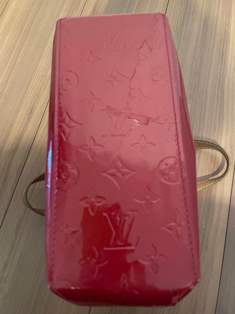 さおー　Louis Vuitton ヴェルニ 赤 バッグ