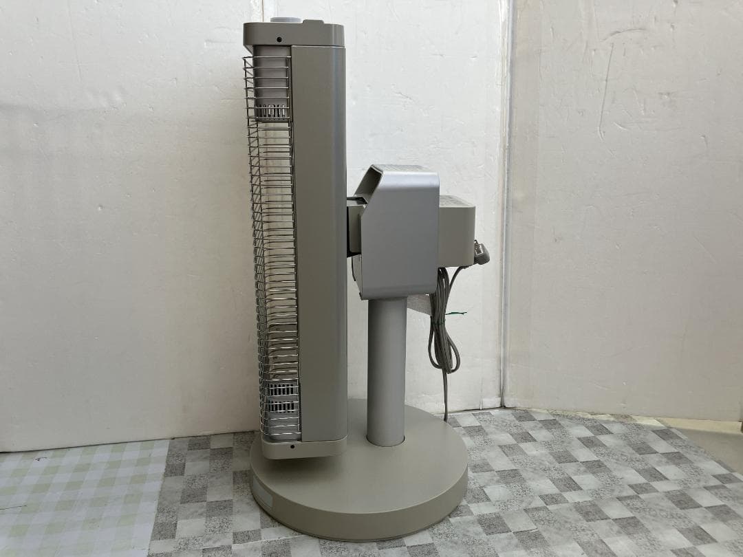 ダイキン　遠赤外線輻射式セラムヒート暖房機　ERFT11WSE7　2019年製