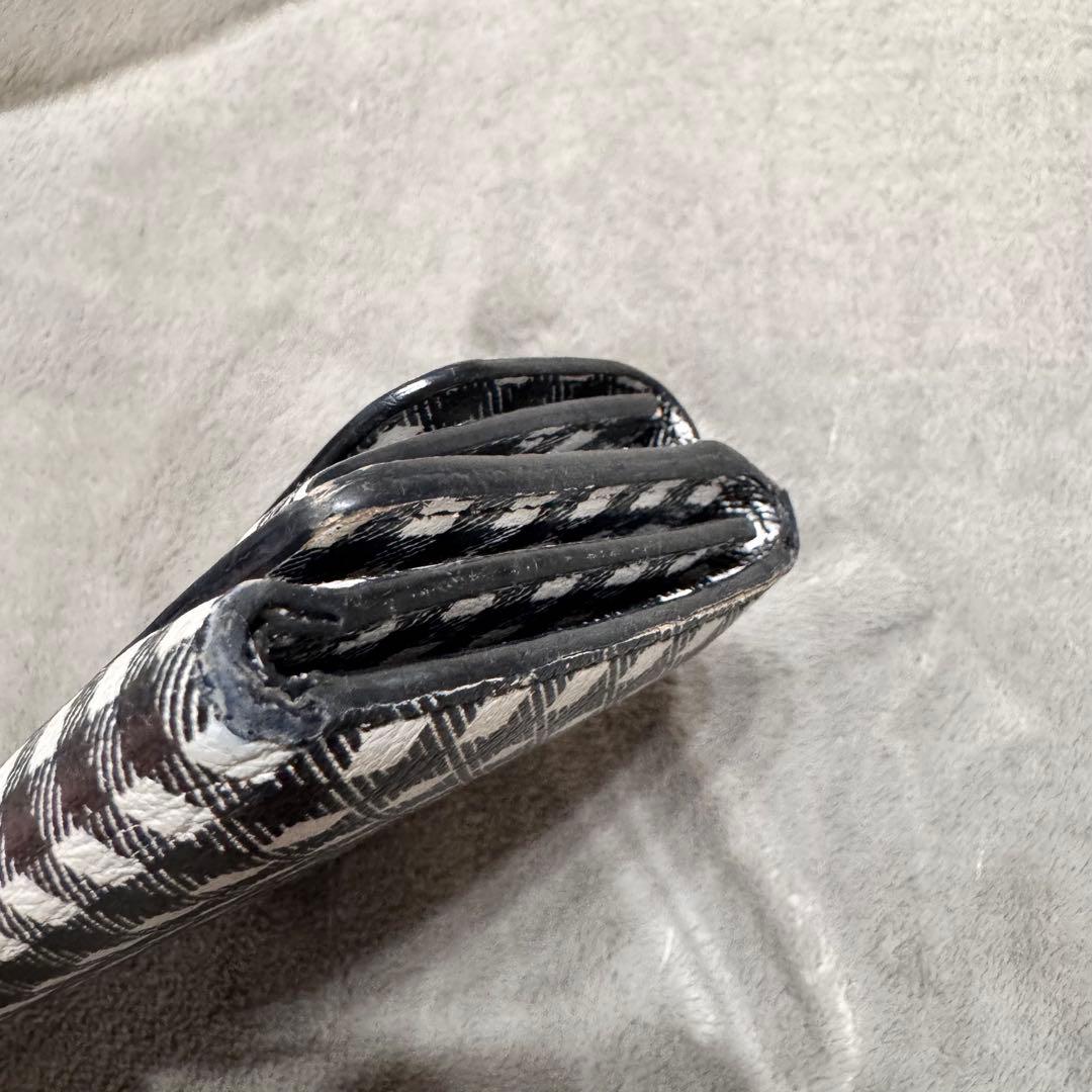 ミュウミュウ　3つ折り財布　ギンガムチェック　レザー　白　黒 ロゴ