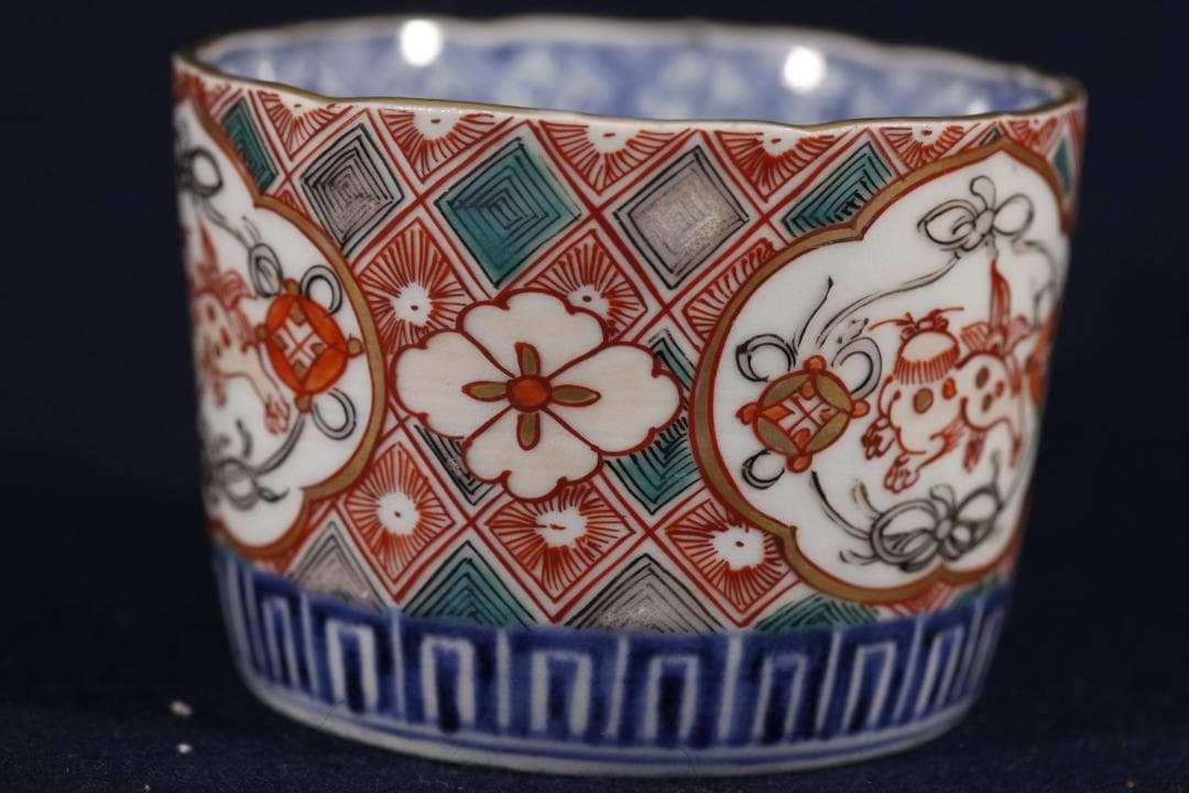 933 古伊万里超大型金襴手窓絵唐獅子文様蕎麦猪口　無傷美品　幕末