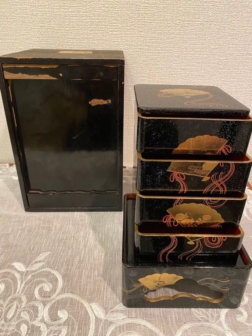 小型　４段重箱　青貝漆　台付　骨董品