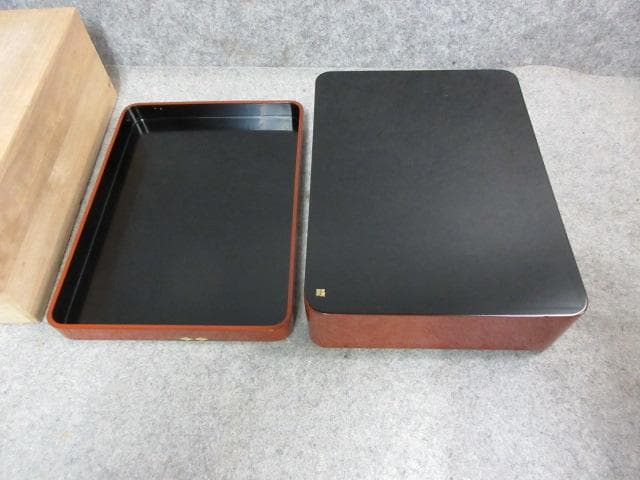 桑原謹製大内塗朱塗金彩蒔絵花柄文庫と硯箱と小物入れの3点共箱付 [B25507]