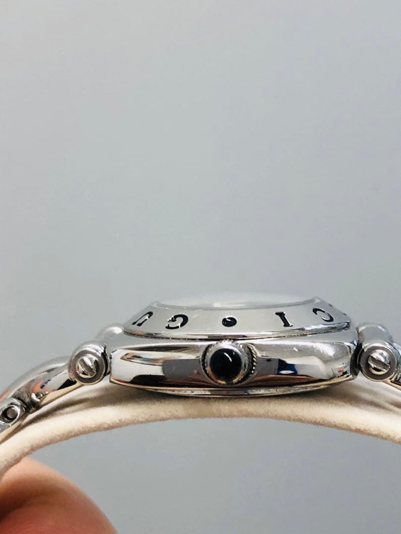 極美品！ グッチ GUCCI 6400L 腕時計 シルバー 箱付き