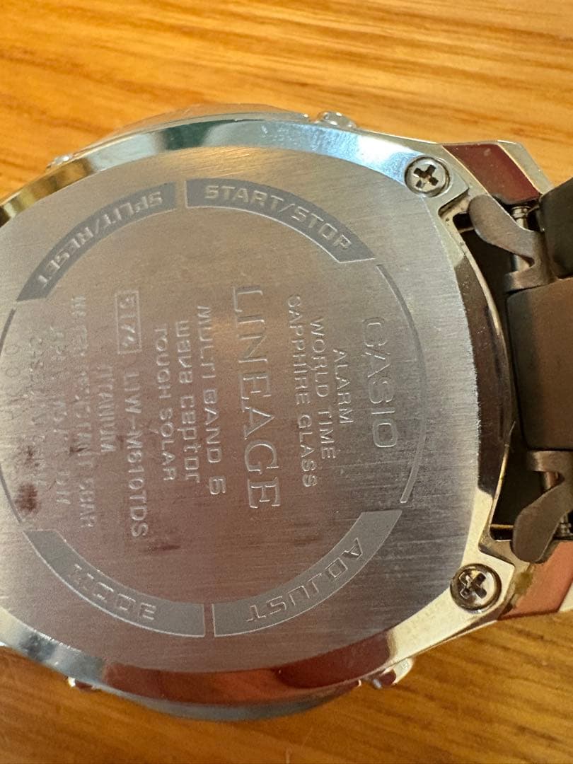 CASIO LINEAGE 腕時計　ソーラー　チタン　LIW-M610TDS