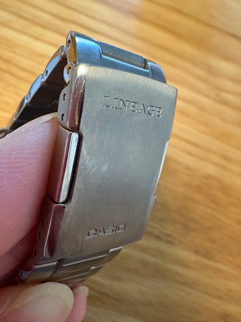 CASIO LINEAGE 腕時計　ソーラー　チタン　LIW-M610TDS